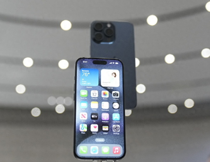 镇远Apple维修站分享买iPhone15还是华为Mate60 
