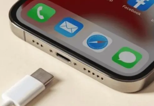 镇远苹果15维修分享iPhone15改USB-C接口后能和安卓用户互借充电器吗 